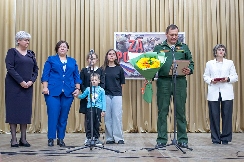 Традиционный день призывника прошел в доме культуры ст.Кардоникской.