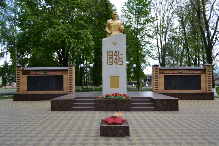 В ст.Кардоникской зажгли Вечный огонь на мемориале погибшим воинам!. В ст.Кардоникской зажгли Вечный огонь на мемориале погибшим воинам!.
